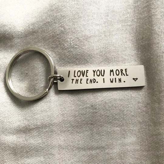 Lieve & Grappige Sleutelhanger "I love you more"