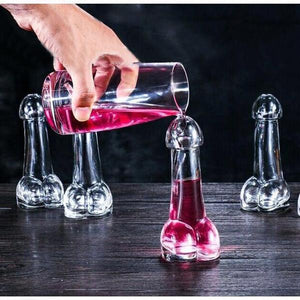 GRAPPIG DRINKGLAS IN VORM VAN PENIS